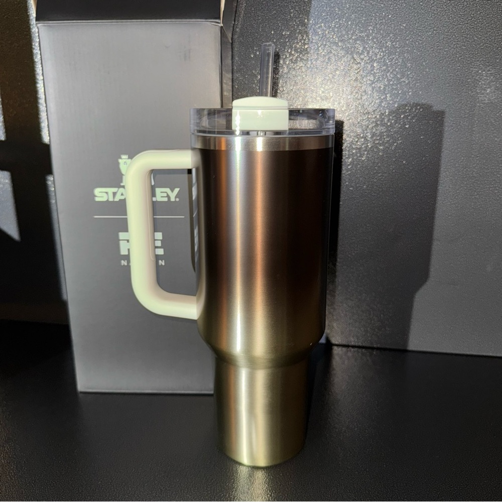 Stanley x P.E. Nation Limited Edition Quencher Tumbler - NWT Australia Exclusive - Picture 8 of 11